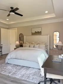 Luxury Suite, Private Entrance, Garage & Balcony - Image 5