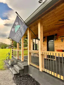 Private Cabin fully equipped Getaway sleeps 17 - Image 2