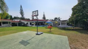 Villa Cocoyoc 23 Pax Pool Jacuzzi and Basketball - Image 3