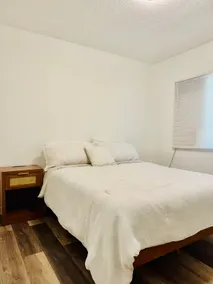 Stay Cozy, Modern Home 25 Mins to DTLA & More - Image 3