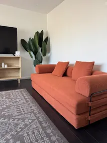 Stay Cozy, Modern Home 25 Mins to DTLA & More - Image 4