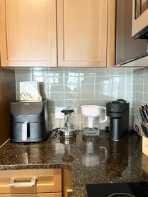 Modern 1 Bedroom in Midtown Toronto - 4 mins to Eglinton Street - Image 4
