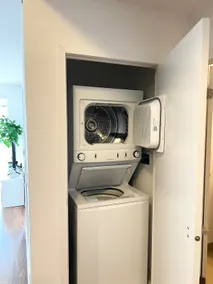 Modern 1 Bedroom in Midtown Toronto - 4 mins to Eglinton Street - Image 3