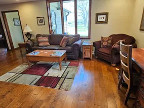 4- bed 3-bath w/private HOT TUB - Image 3