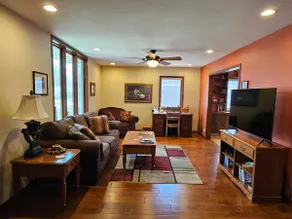 4- bed 3-bath w/private HOT TUB - Image 2