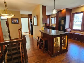 4- bed 3-bath w/private HOT TUB - Image 4