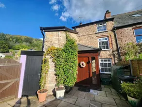 Pretty Cottage on the River Wye - Image 2