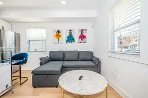 Sunny, Centrally Located, w/ Parking & Alexa - Image 5