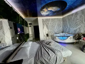 Rubi jacuzzi room by 50 shades - Image 2
