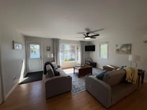 Riverside Landing Cottage: Waterfront with Hottub - Image 3