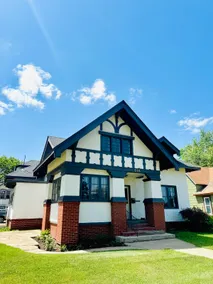 715 N Egan Residence - Image 2