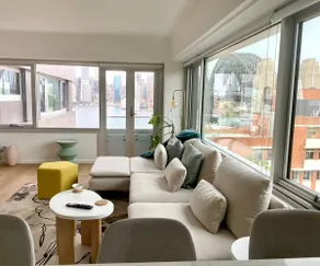 Deluxe Harbour Bridge View+ Free Parking Sleeps 5 - Image 2