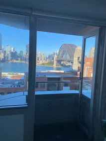 Deluxe Harbour Bridge View+ Free Parking Sleeps 5 - Image 4