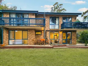 Lakefront Retreat • Ski Storage • Smart TV • WiFi - Image 2