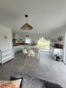 3-star classified single-story house near the beach. - Image 2