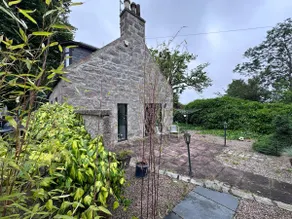 Cozy Aberdeen Cottage with 3 Bedrooms - Image 3