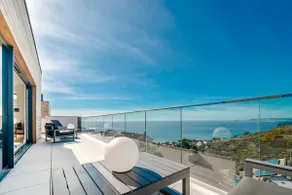 Stunning Coastal Escape, Hot tub, Pool & Spa - Image 3