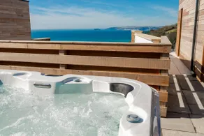 Stunning Coastal Escape, Hot tub, Pool & Spa - Image 4