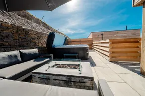 Stunning Coastal Escape, Hot tub, Pool & Spa - Image 2
