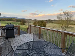 Circle F Ranch Bunkhouse- Elevated Farm Stay - Image 3