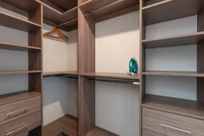 Design Loft with Panoramic Views - Image 3