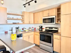 Nice & Lofty 1bed/1bath in DSM - Pool-Gym-Parking - Image 2