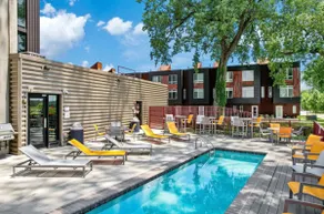 Nice & Lofty 1bed/1bath in DSM - Pool-Gym-Parking - Image 4