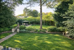 Winchester Spacious 4-Bed Home | Parking + Garden - Image 5