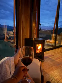 Romantic Chalet | Soaking Tub, Big Screen Movie Theater and Sauna - Image 4