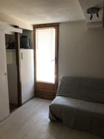 House 2 people - Image 5