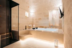 Royal Suite - Image 2
