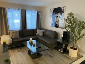 Modern 3 Bed Condo Near Argyle Mall + Free Parking - Image 2