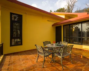4-BHK Villa W/ Private Garden & Gazebo by Lake - Image 4