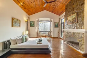 4-BHK Villa W/ Private Garden & Gazebo by Lake - Image 5