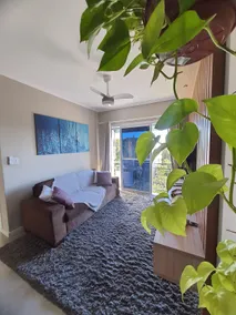 Central Executive Apartment – Wi-Fi & Garage - Image 2