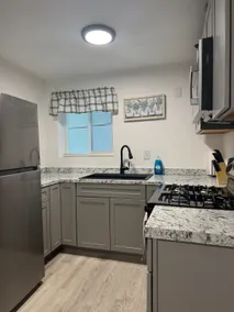 Large 1BR Suite in Heart of Wnmca! - Image 4