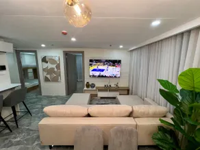 City Hub: Modern 2BR Air-conditioned Unit - Image 2