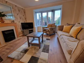 3 Bedrooms/6 Beds/2 Shower/Sleeps 6/With Parking! - Image 2
