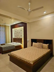 Open Space Contemporary yet Cozy - Image 5