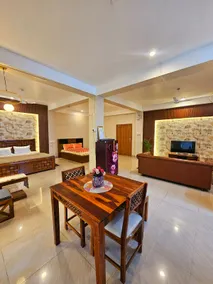 Open Space Contemporary yet Cozy - Image 4