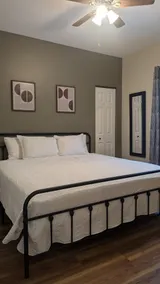 Uptown Getaway - 3bed/2bath - Image 4