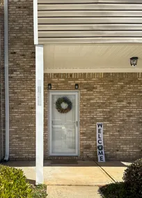 Modern Cozy Retreat / Close to Downtown & Midtown - Image 2