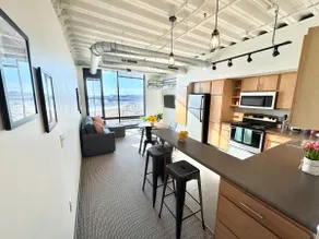 Nice & Lofty 1bed/1bath in DSM - Pool-Gym-Parking - Image 4