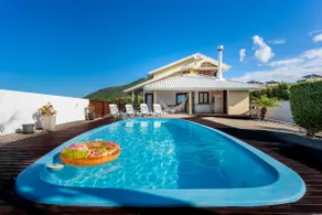 Oceanfront House with Pool Praia do Santinho - Image 3