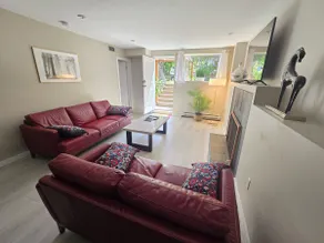 Spacious 2BR Suite East-Van | 2 Qns + str parking - Image 3