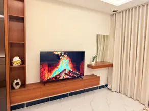 Deluxe Studio with Smart Entry - Image 4