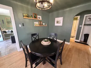 The Clover Cottage - Rolla's Irish Themed Place - Image 4