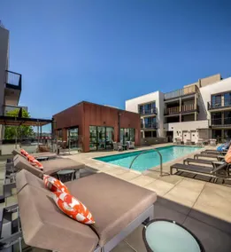 Santa Monica Place With Pool! - Image 4