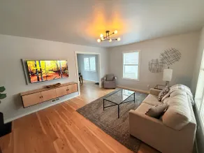 Entire home located near NSU - Image 3
