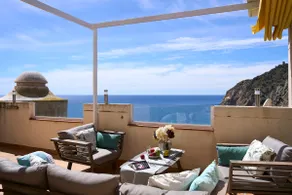 Luxury suite with terrace and Mediterranean views - Image 5